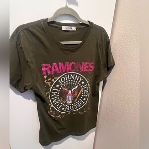 LetLuv Ramones tee never worn but no tag